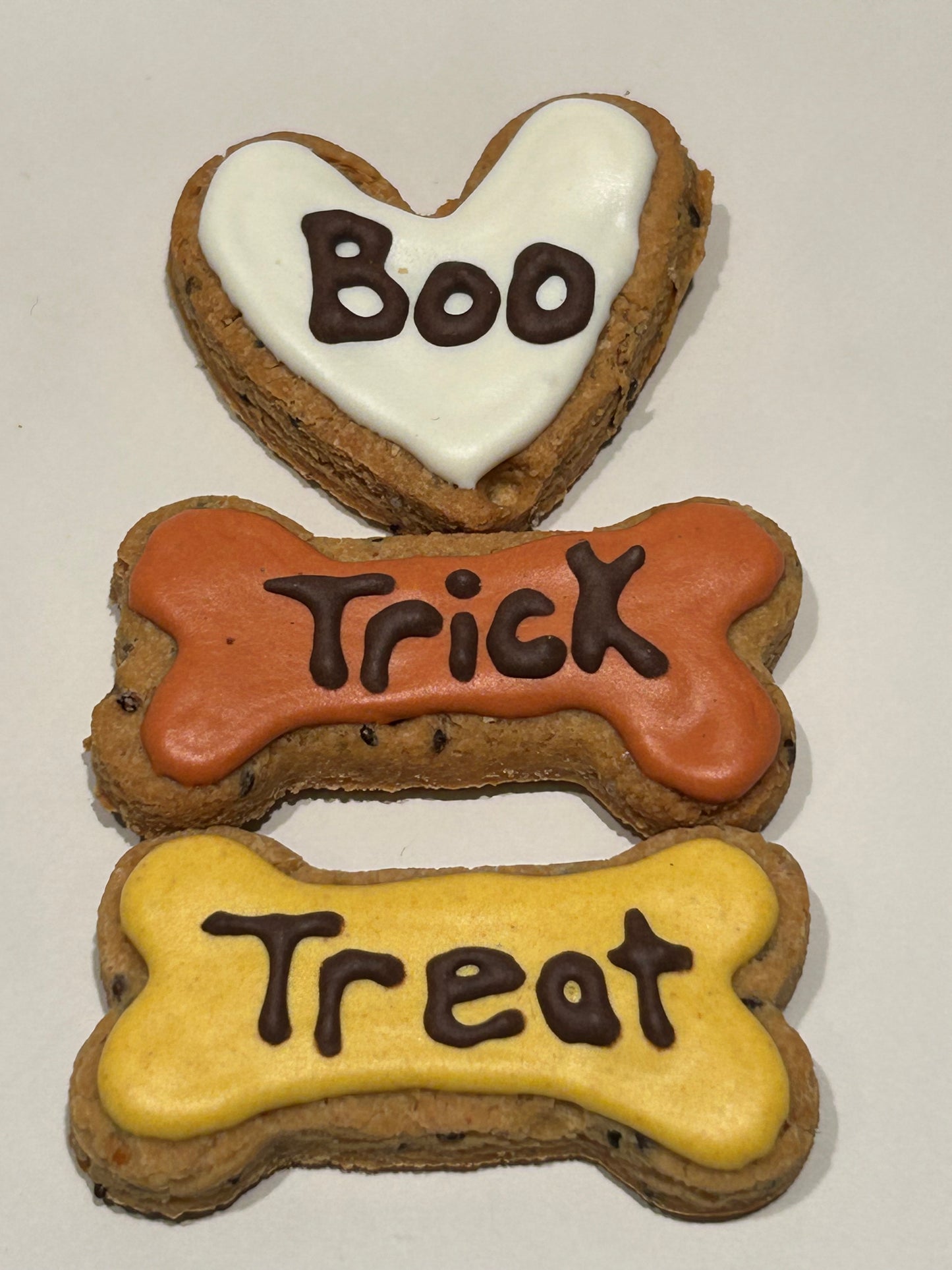 Halloween Themed Artisan Dog Biscuits with Peanut Butter and Banana (Seasonal)