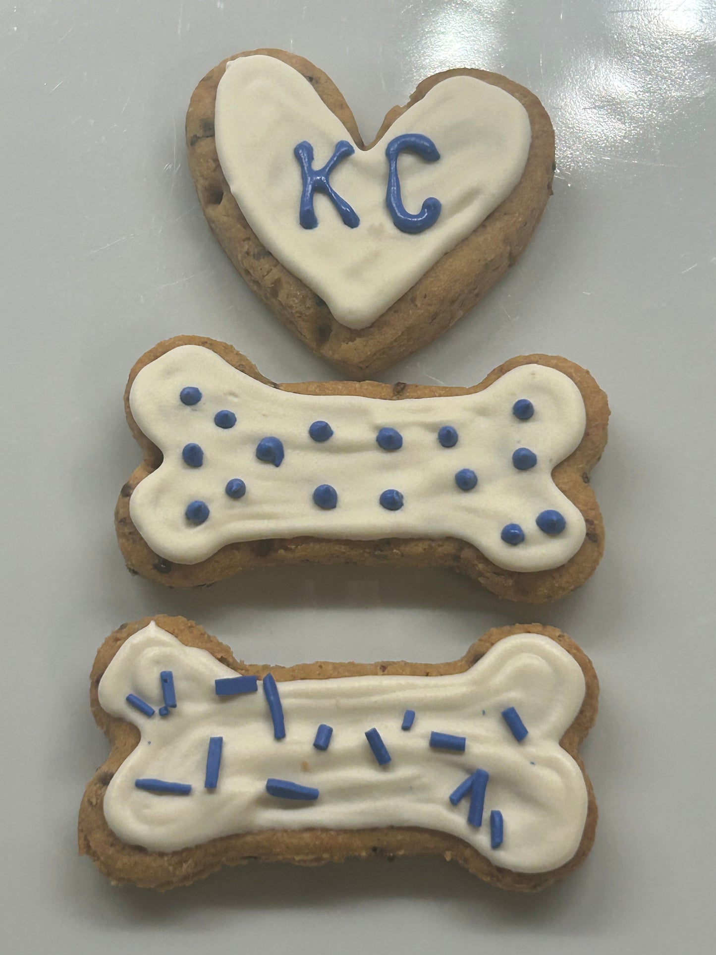Royals Themed Artisan Dog Biscuits with Peanut Butter and Banana Decorated (Seasonal)